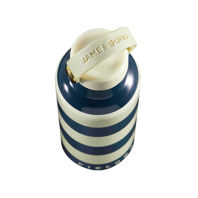 FieldBottle_HandleEngraving_WEB_05_1.webp